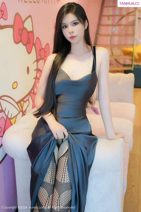   [XiuRen]高清写真图 2024.07.03 No.8795 雪糕CiCi 黑丝美腿第12张图片